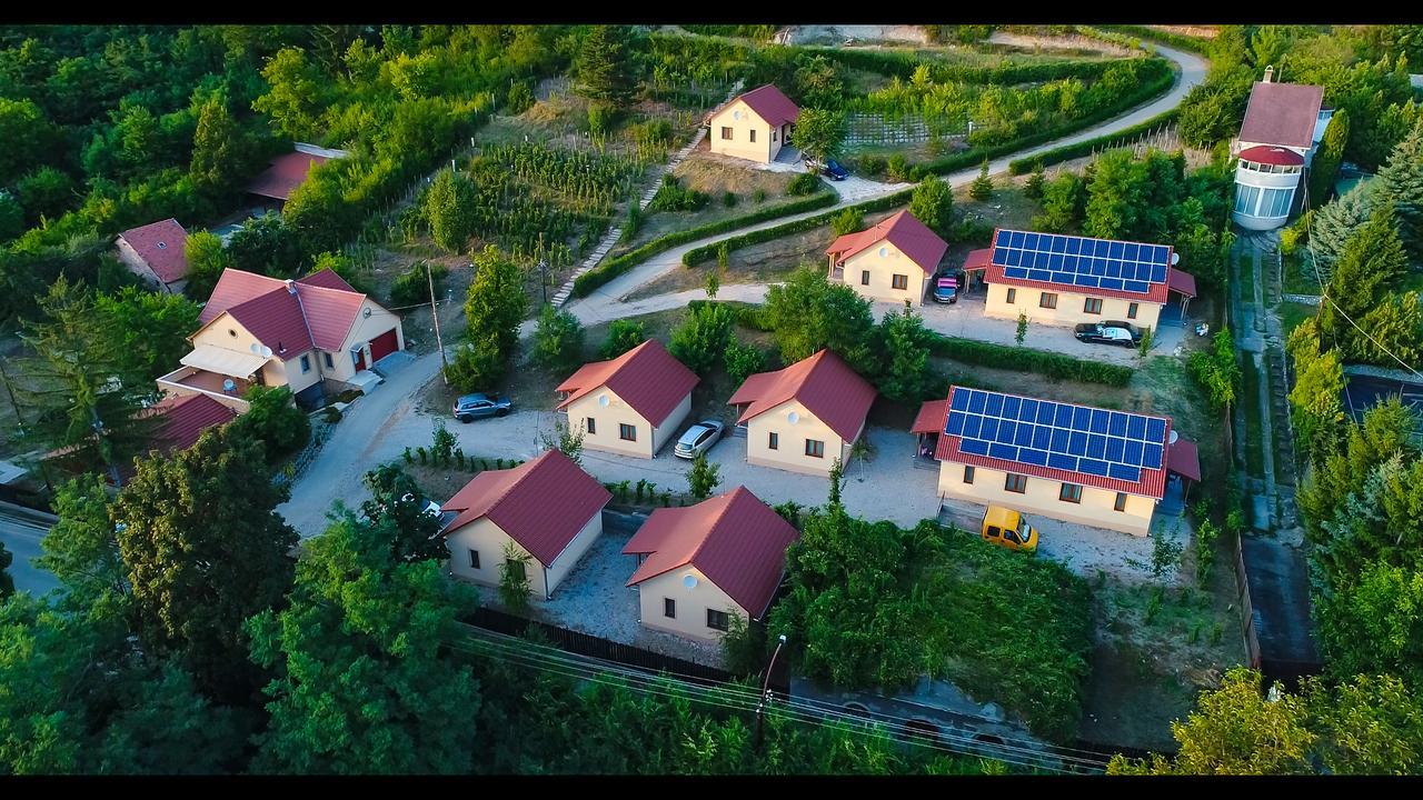 Tulipan Apartman Егер Екстериор снимка